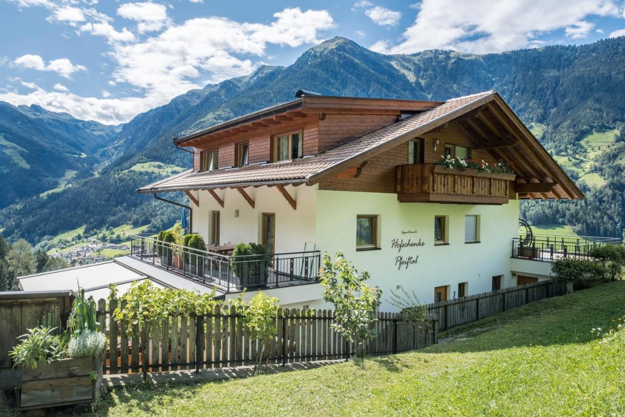 Hofschenke Pfeiftal - Bergwiese San Martino in Passiria Esterno foto