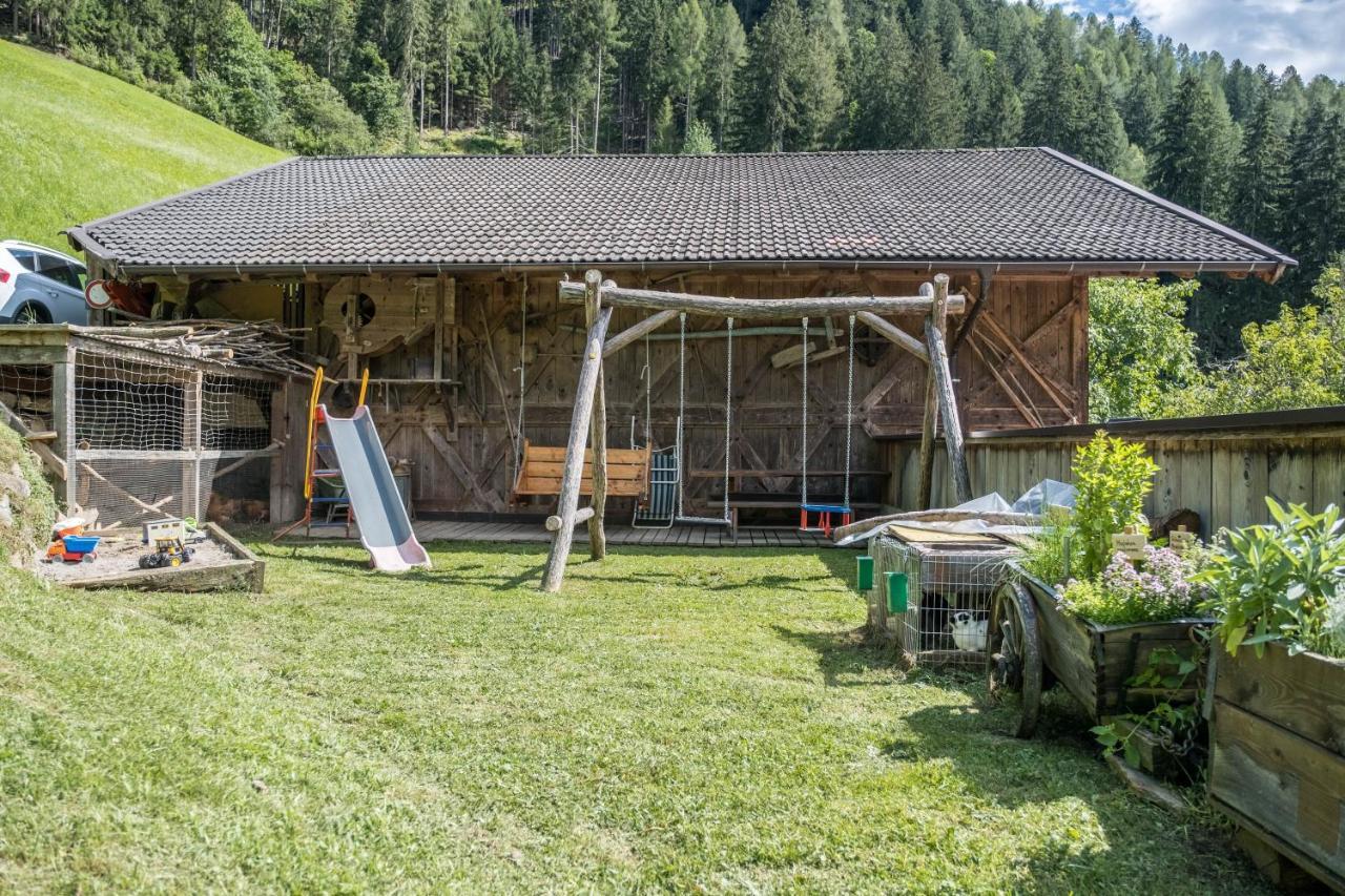 Hofschenke Pfeiftal - Bergwiese San Martino in Passiria Esterno foto